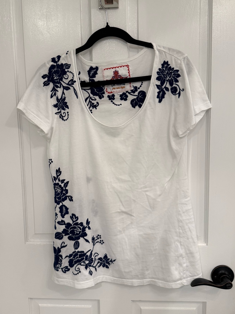 Johnny Was White Women's Scoop Neck Tee with Navy Floral Embroidery